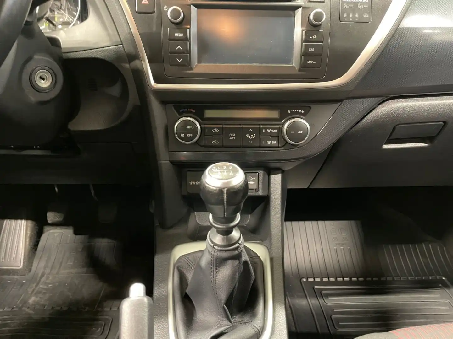 car-image