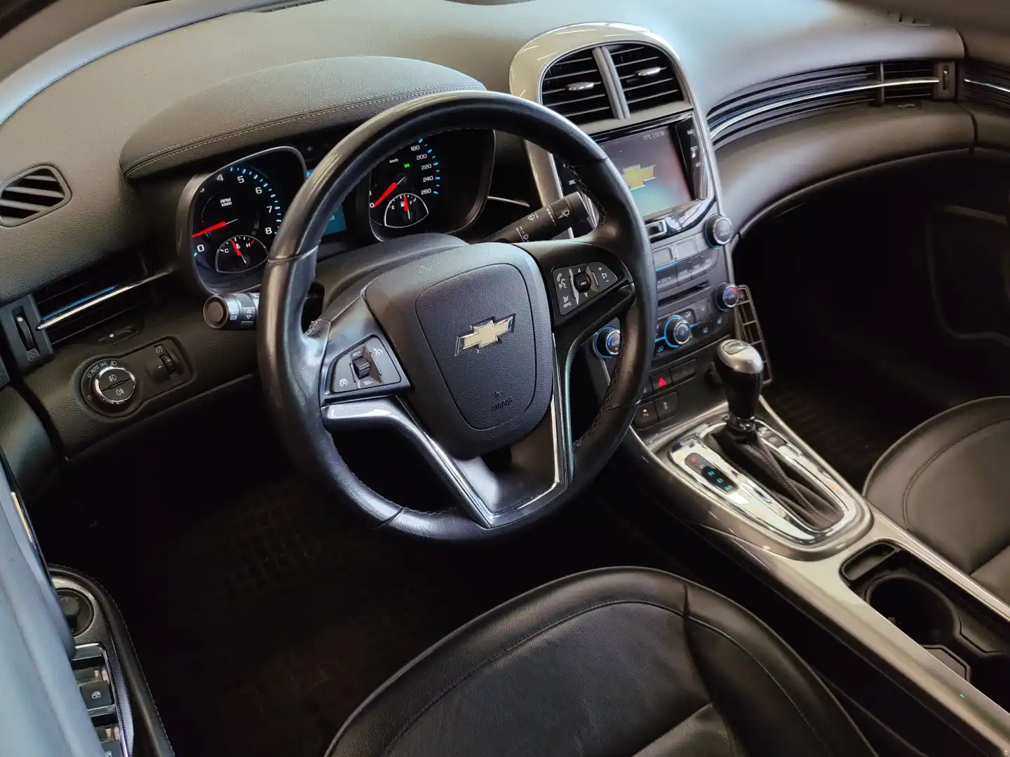 car-image