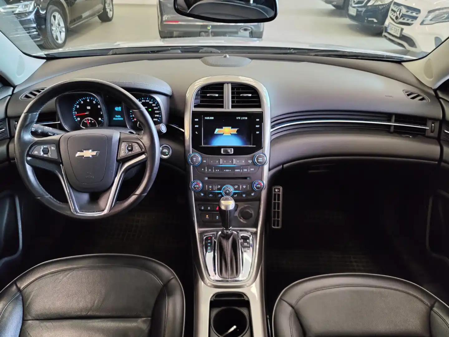 car-image