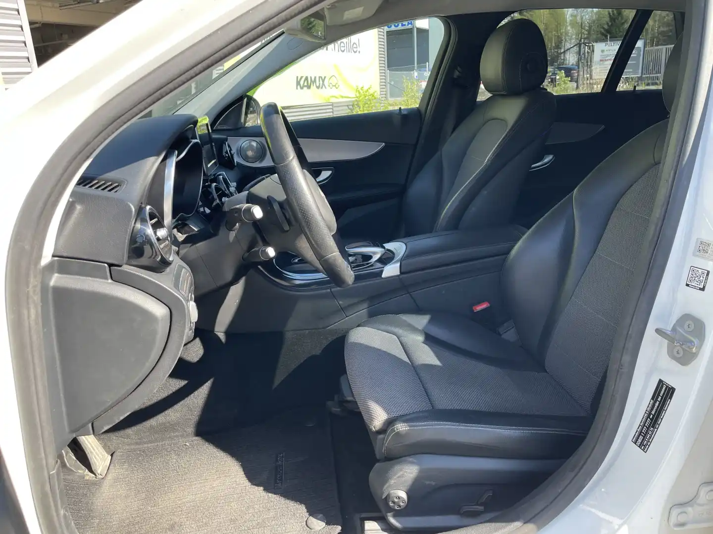 car-image