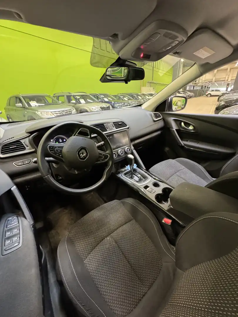 car-image
