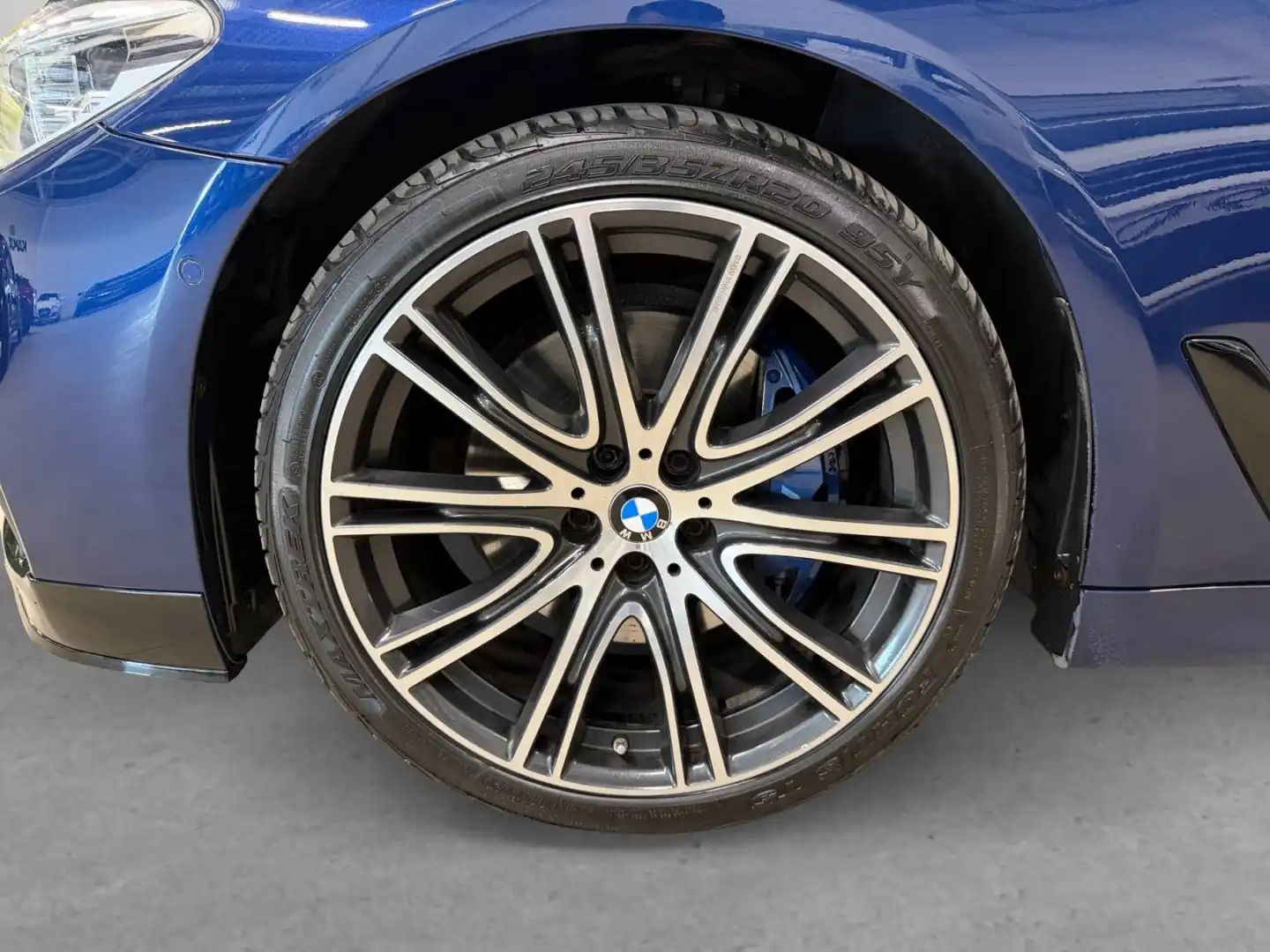 car-image