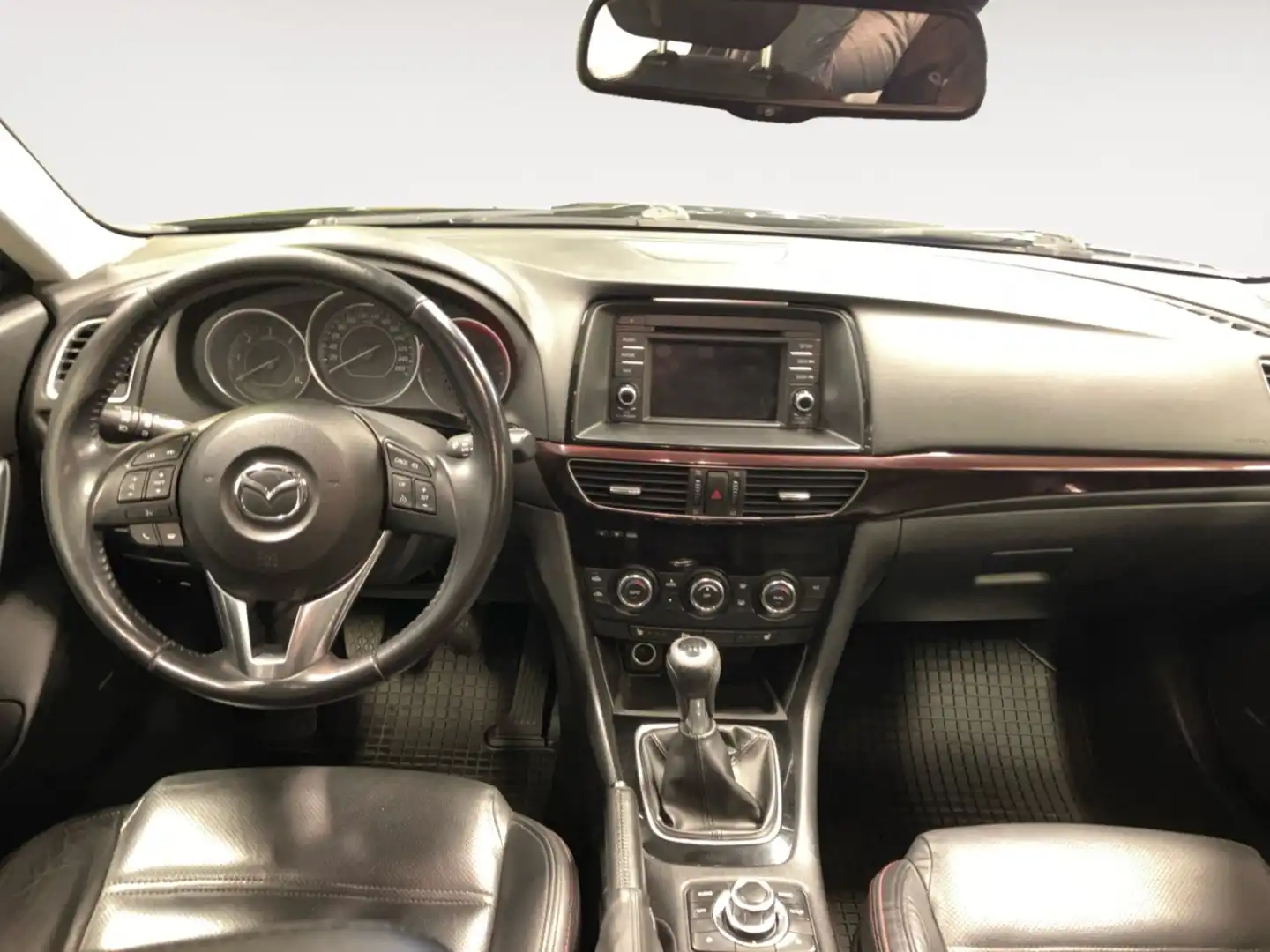 car-image