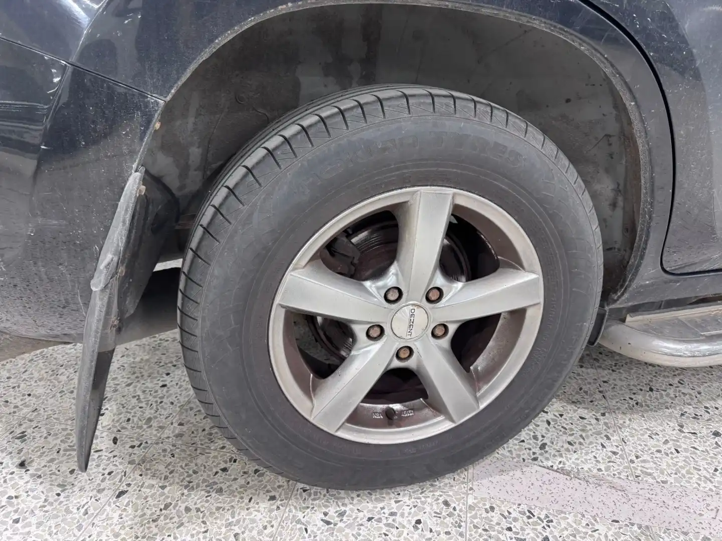 car-image