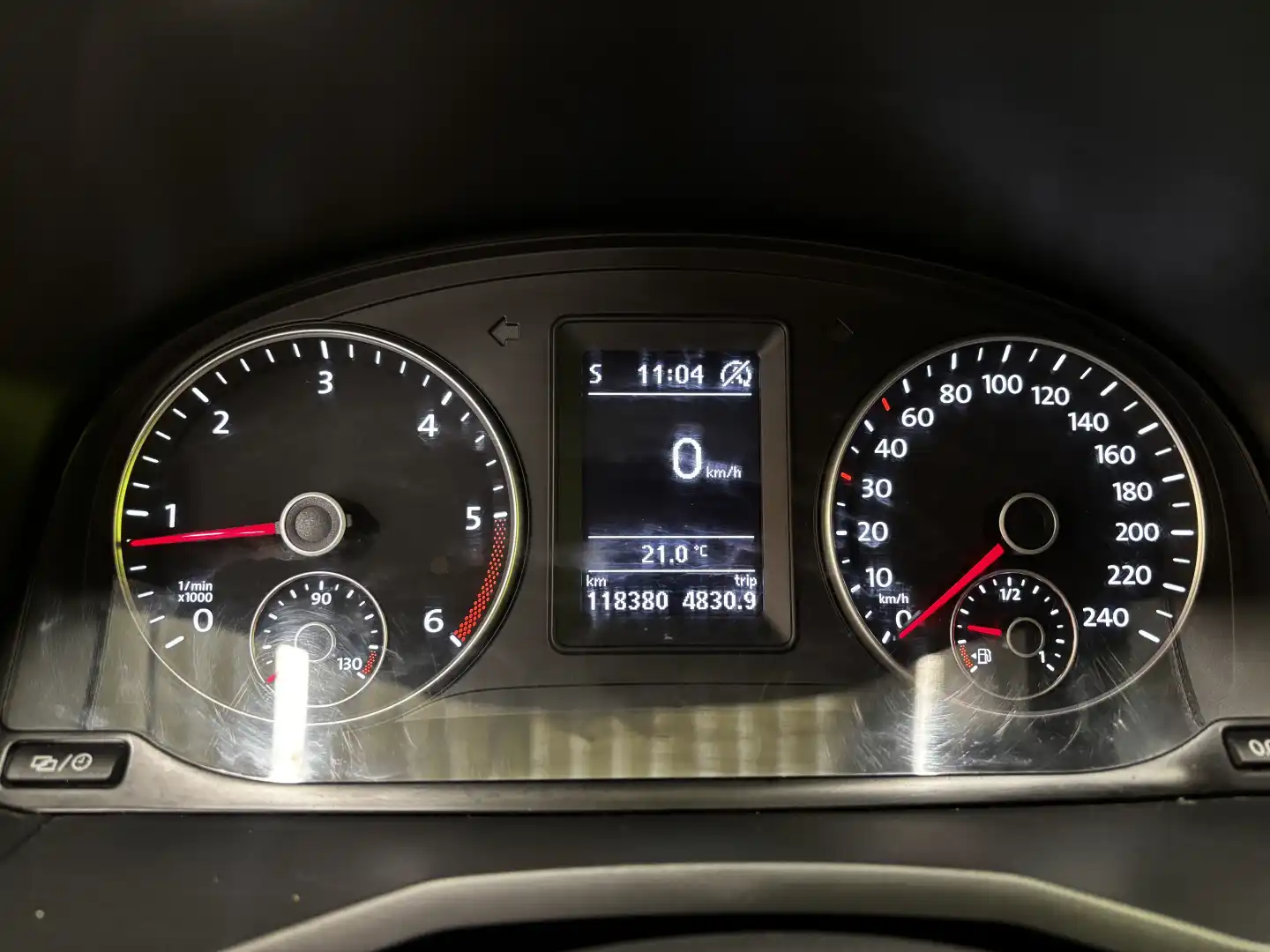 car-image