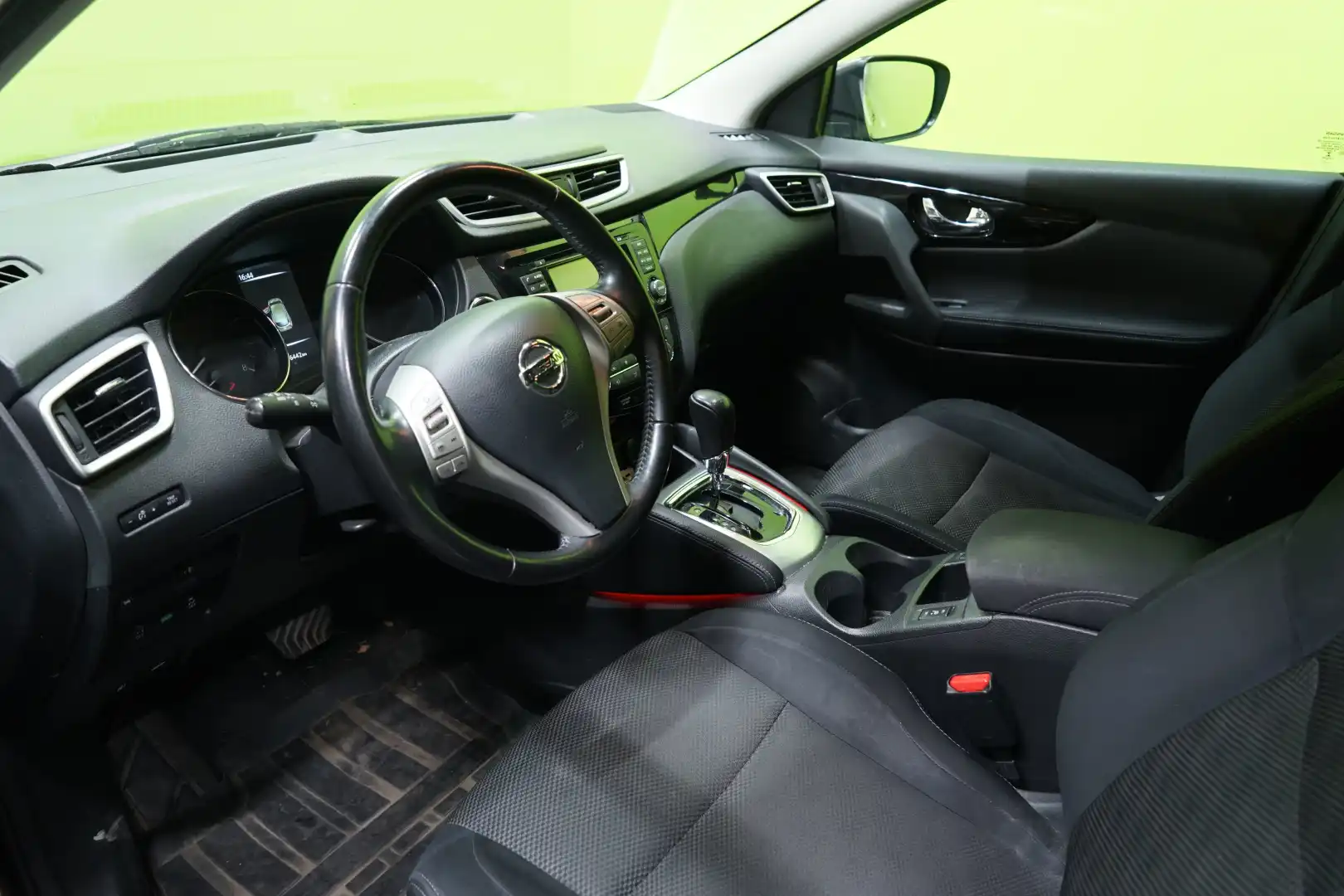 car-image