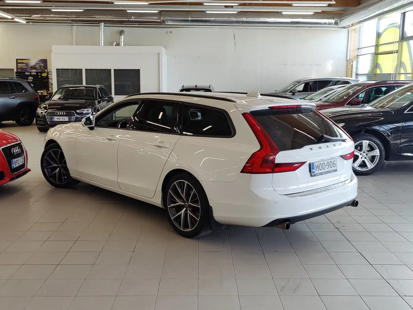 car-image
