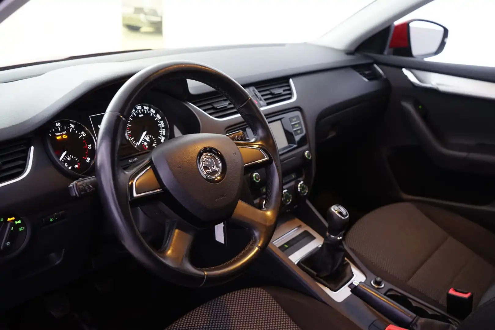 car-image