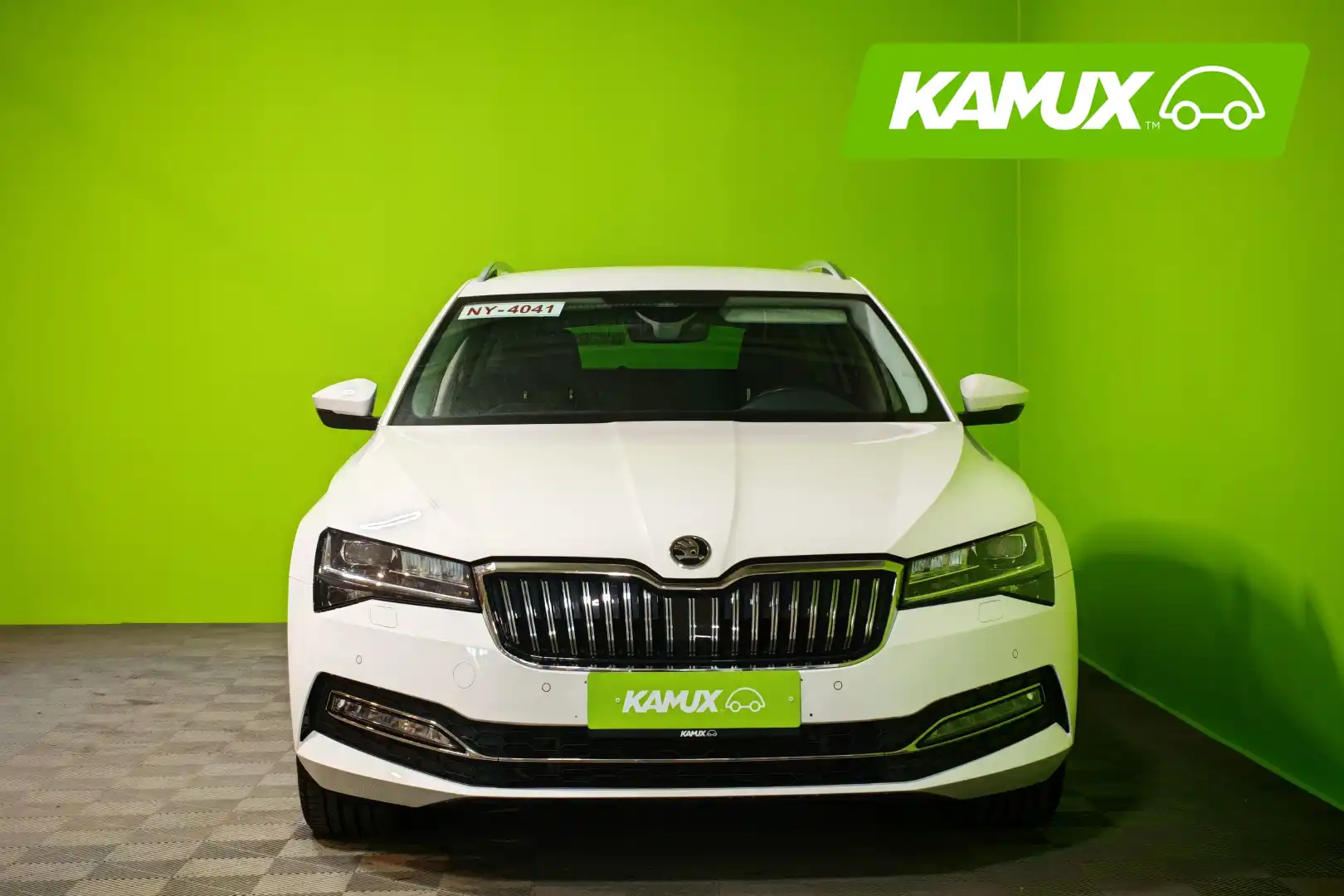 car-image