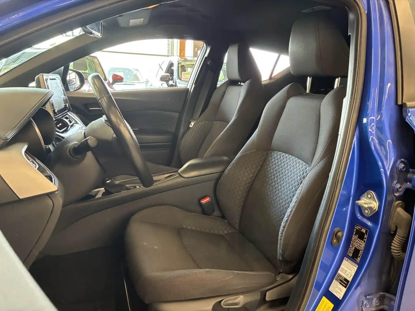 car-image