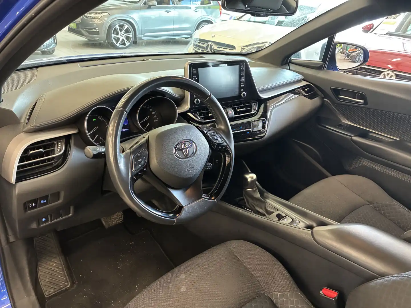 car-image