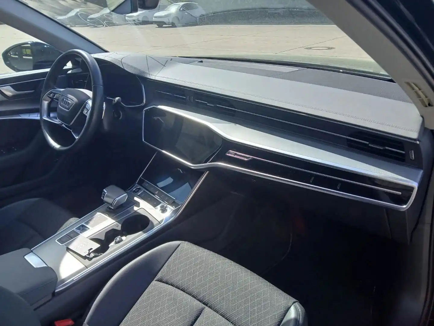 car-image