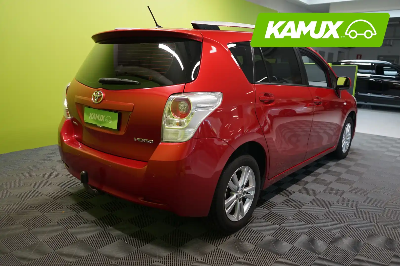 car-image