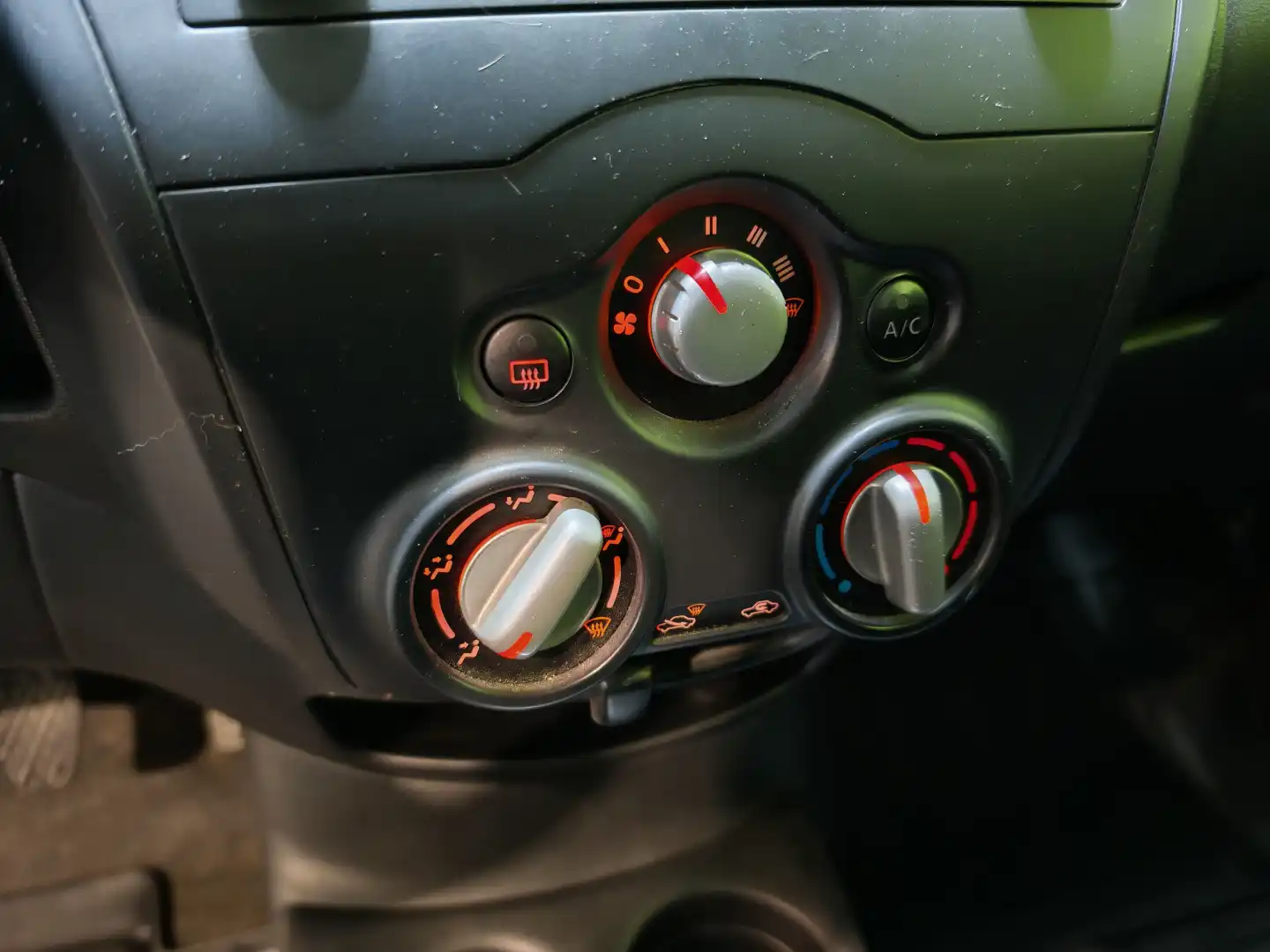 car-image