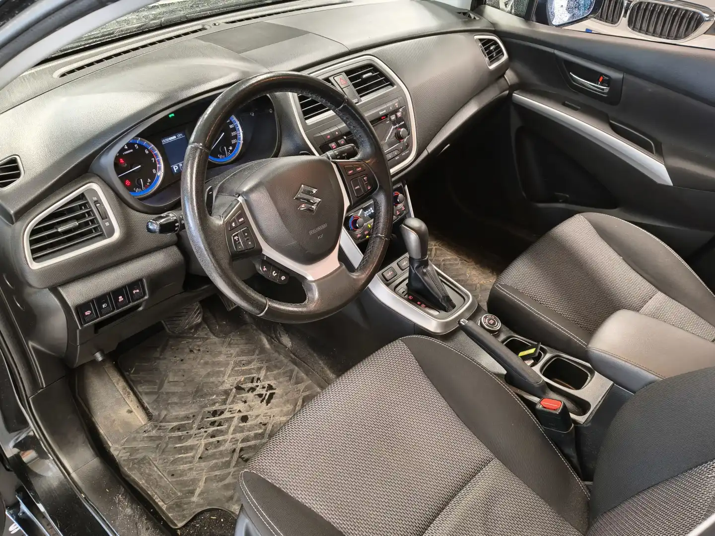 car-image