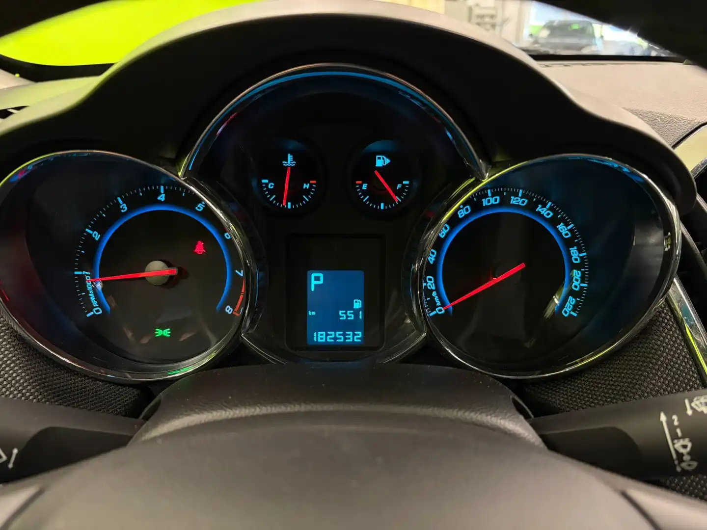 car-image
