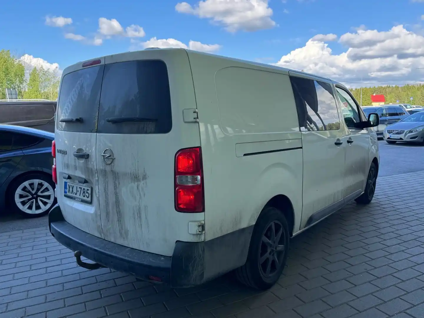 car-image