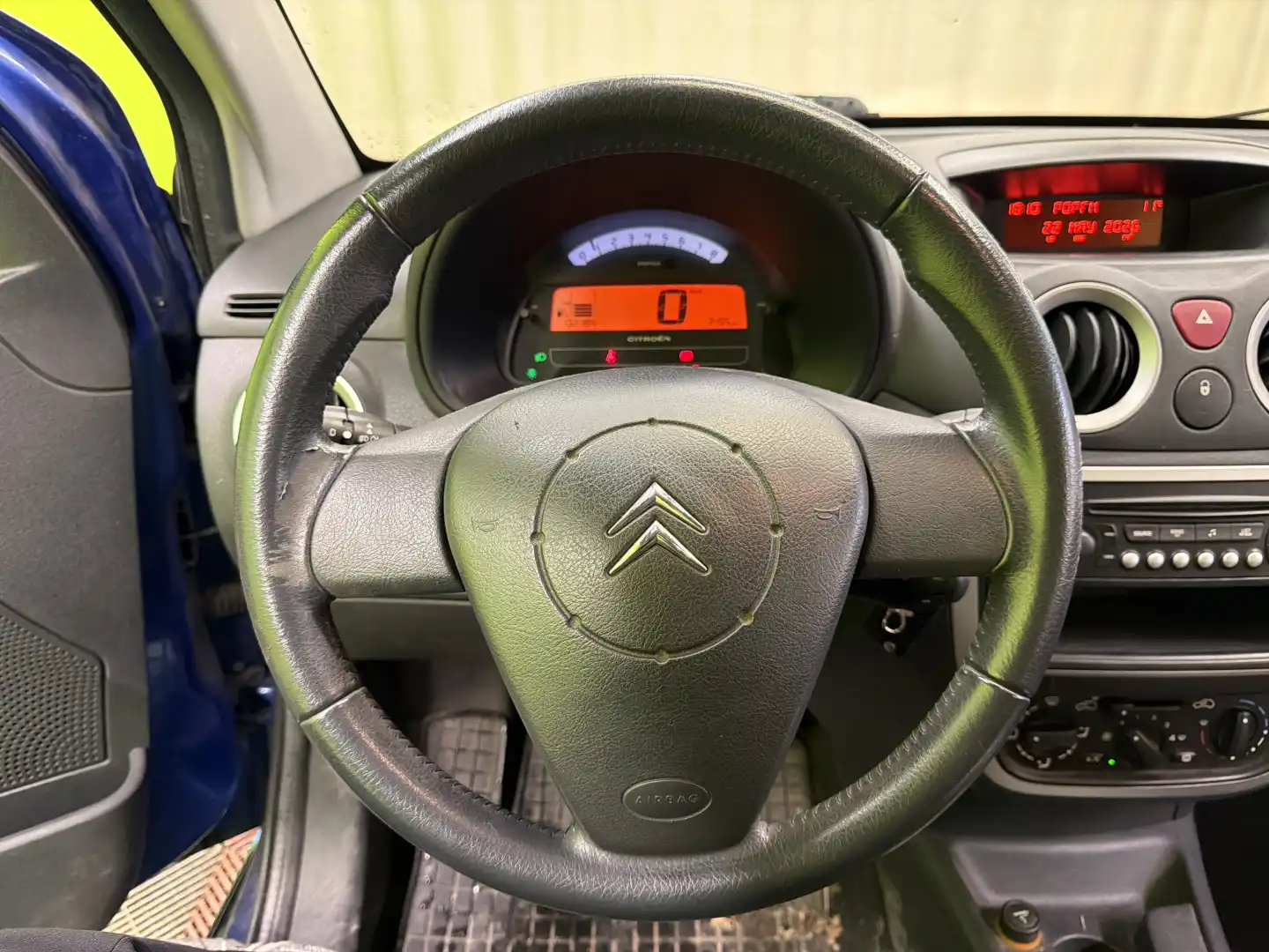 car-image