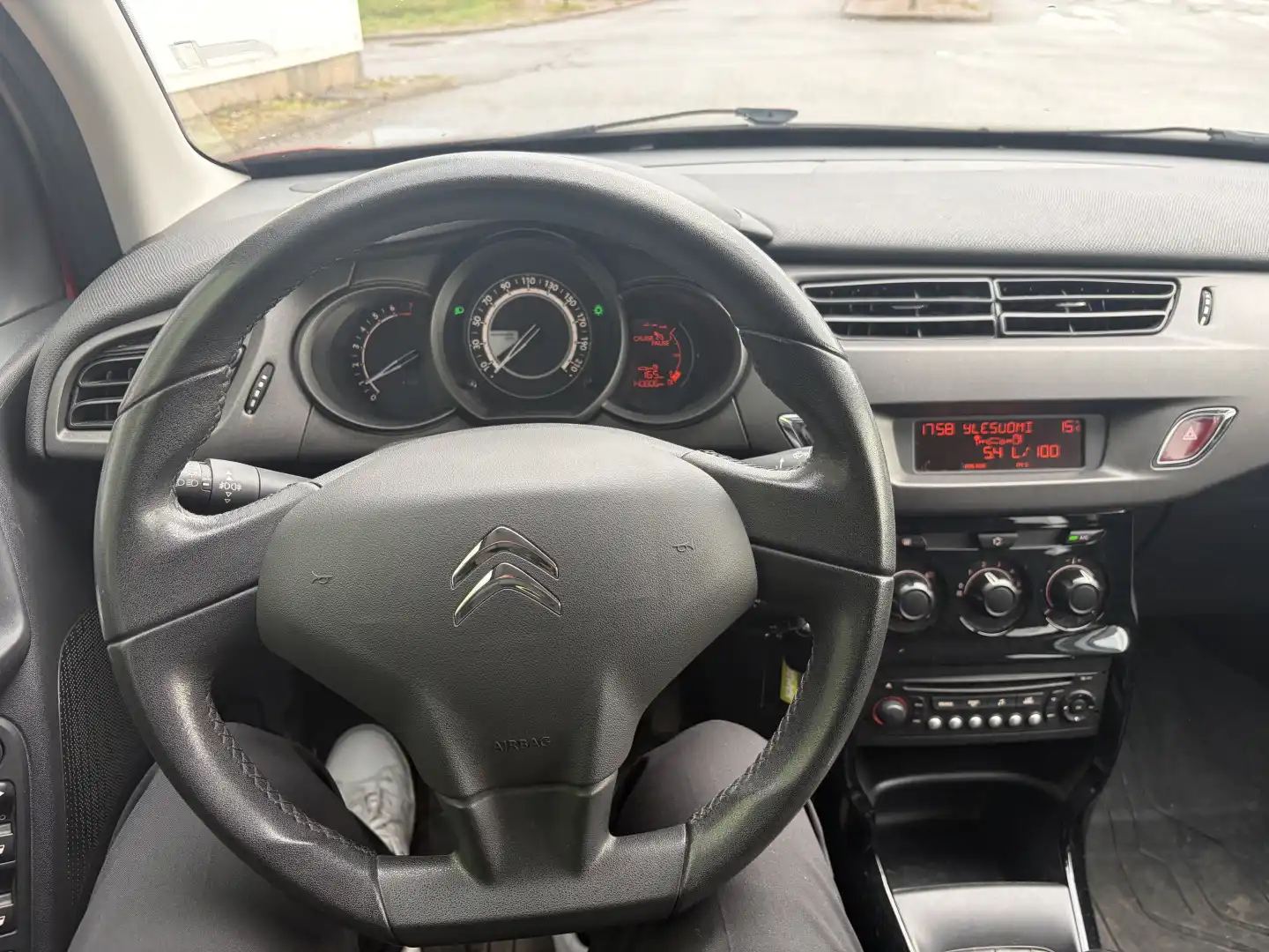 car-image
