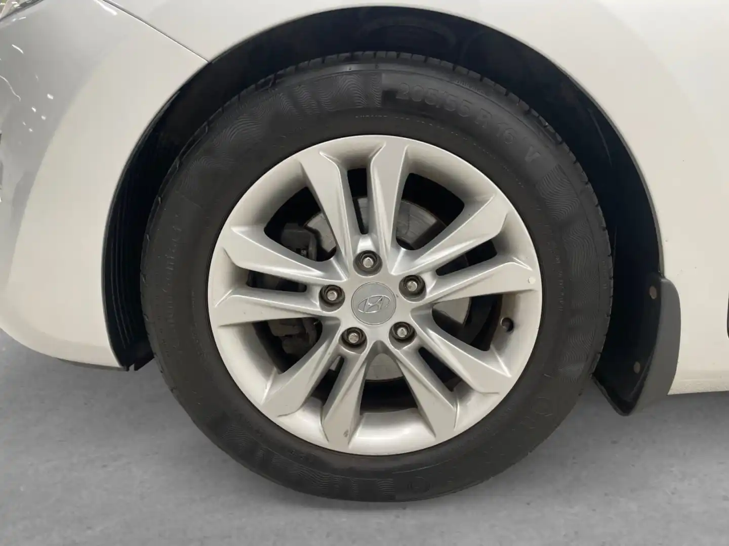 car-image