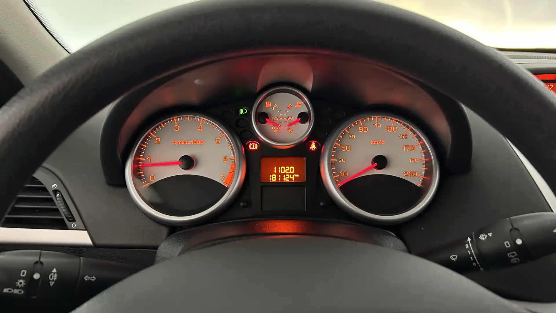car-image