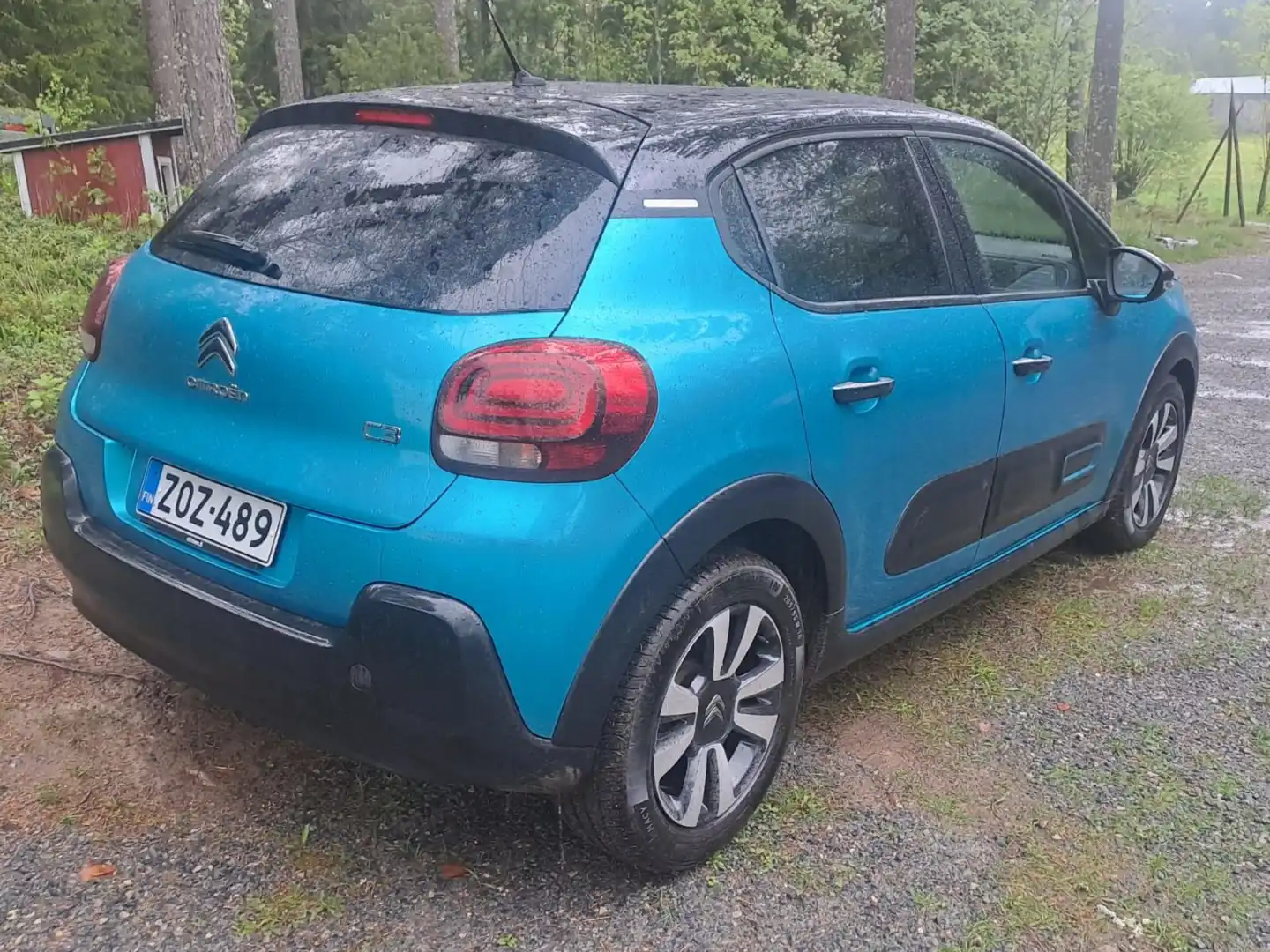 car-image