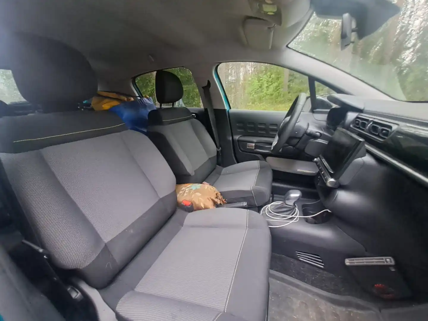 car-image