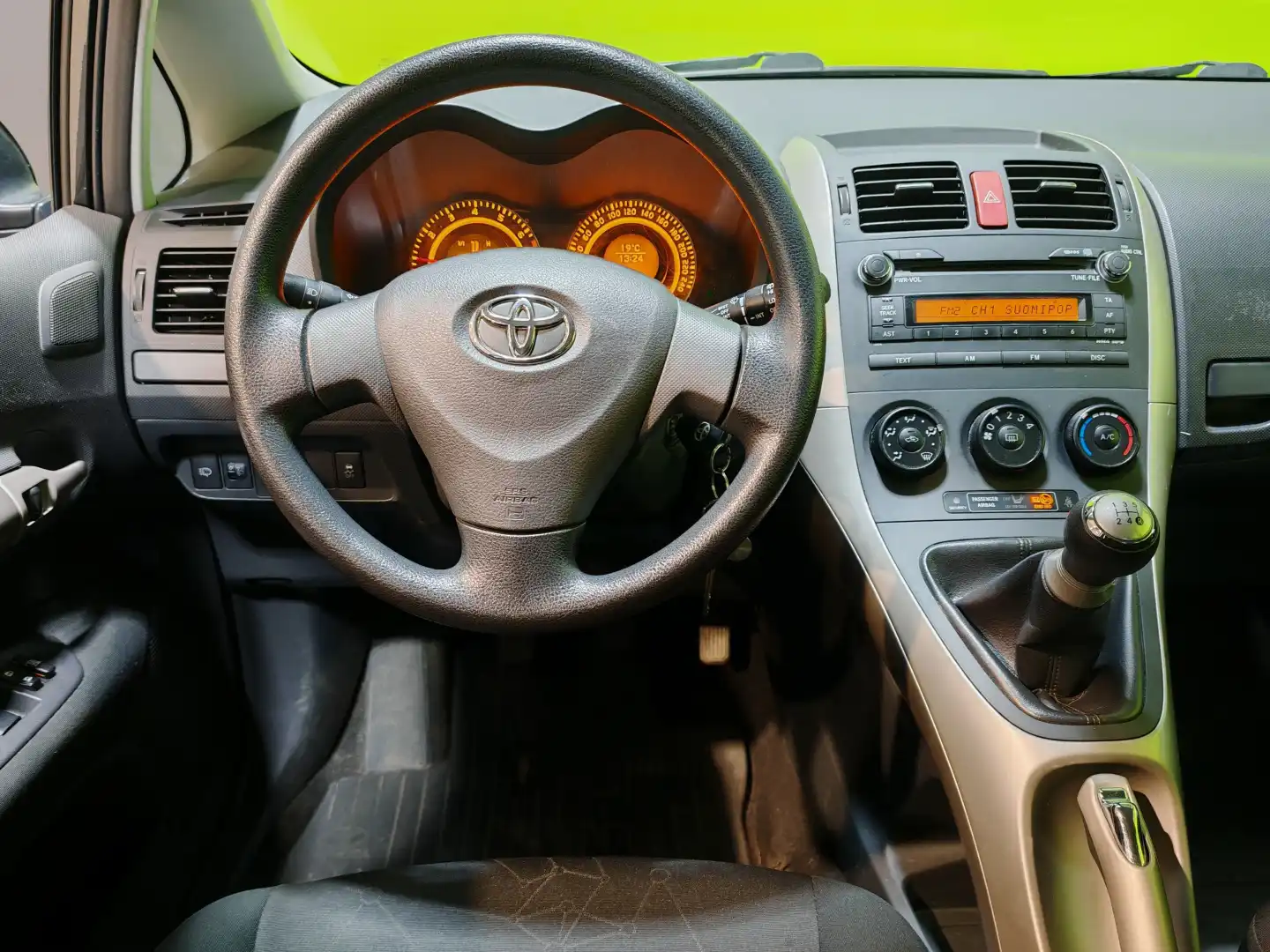 car-image