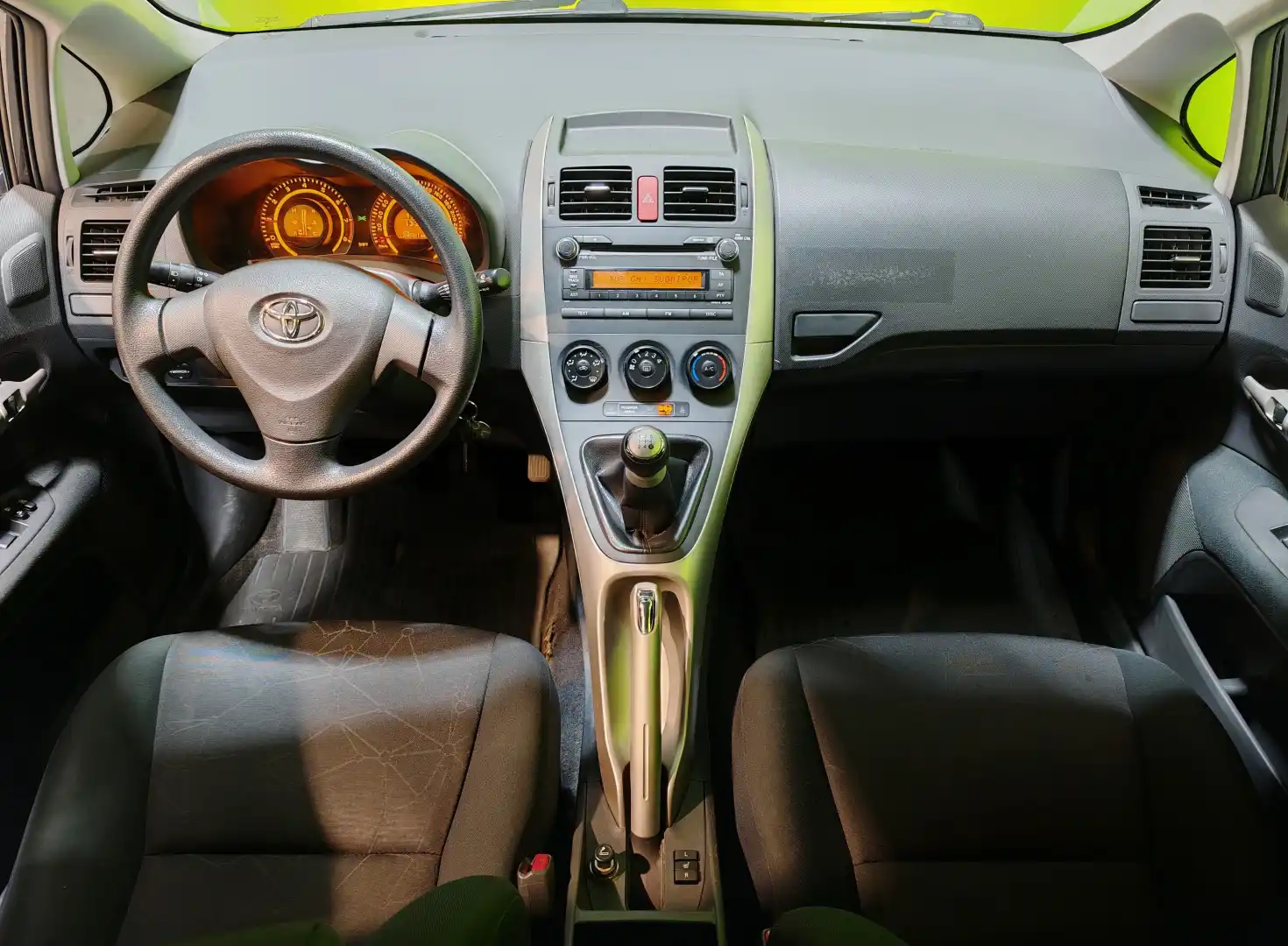 car-image