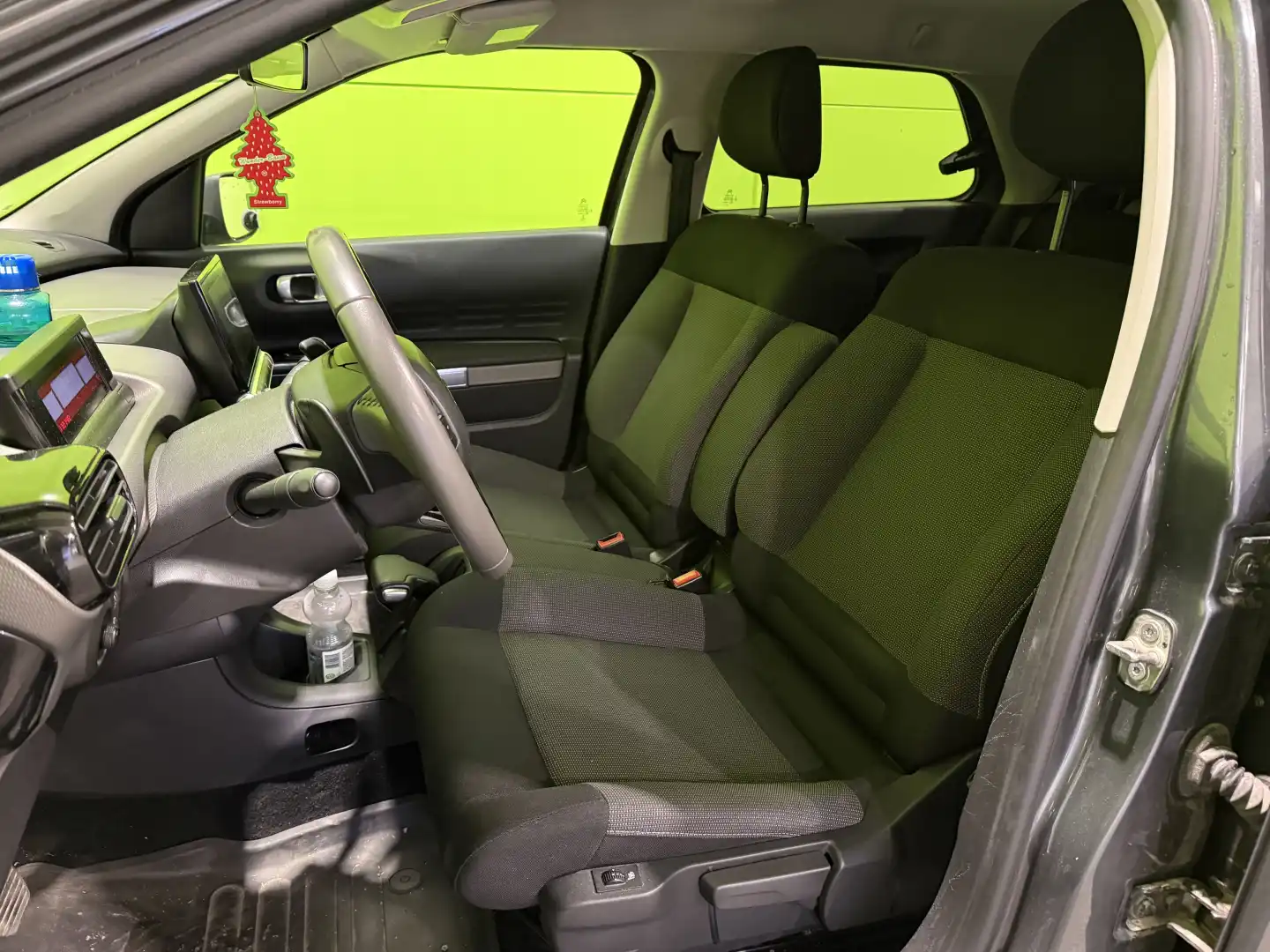 car-image