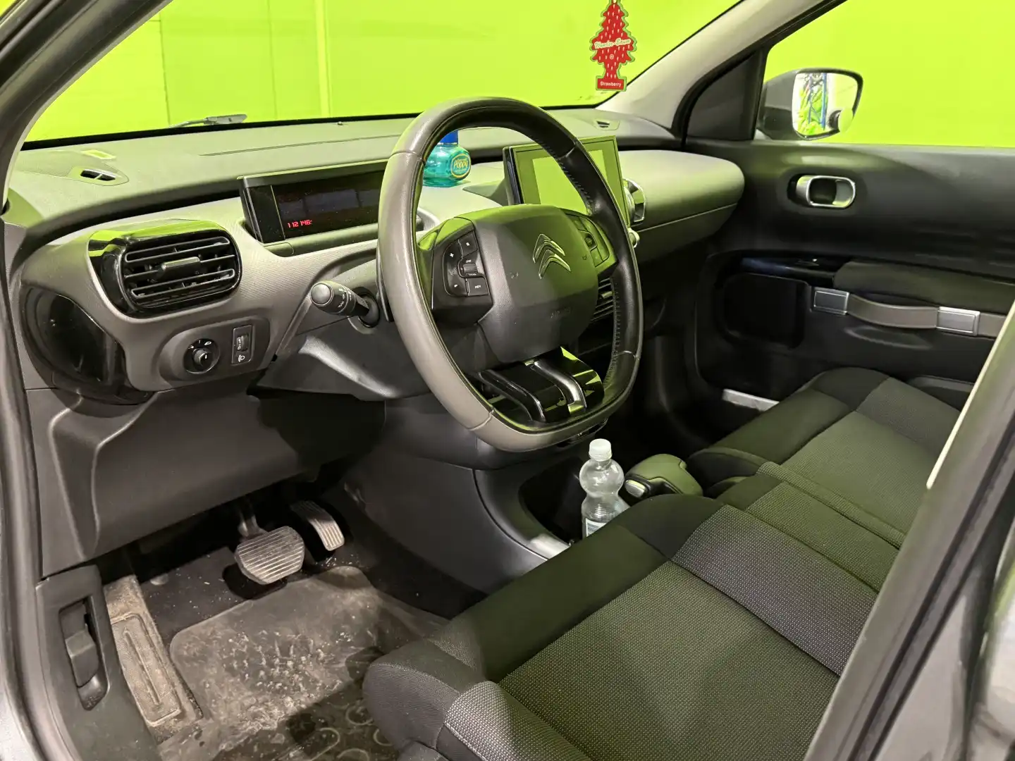car-image