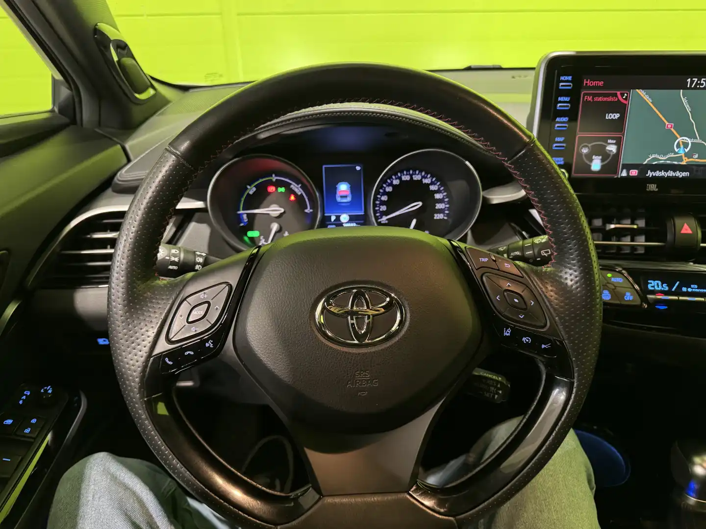 car-image