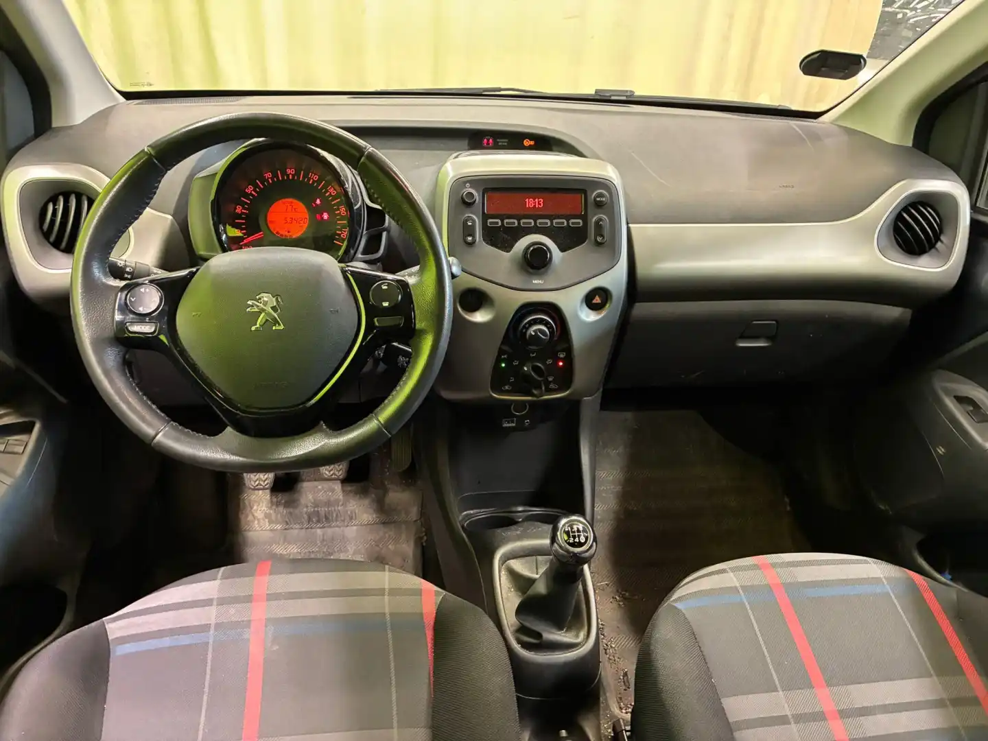 car-image