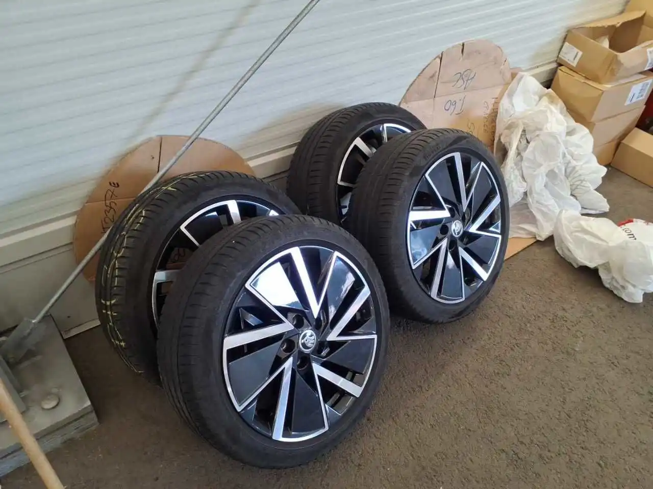car-image