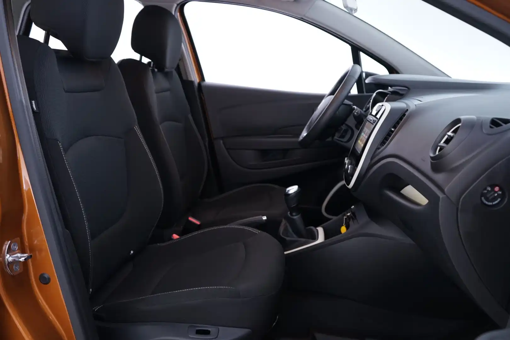 car-image