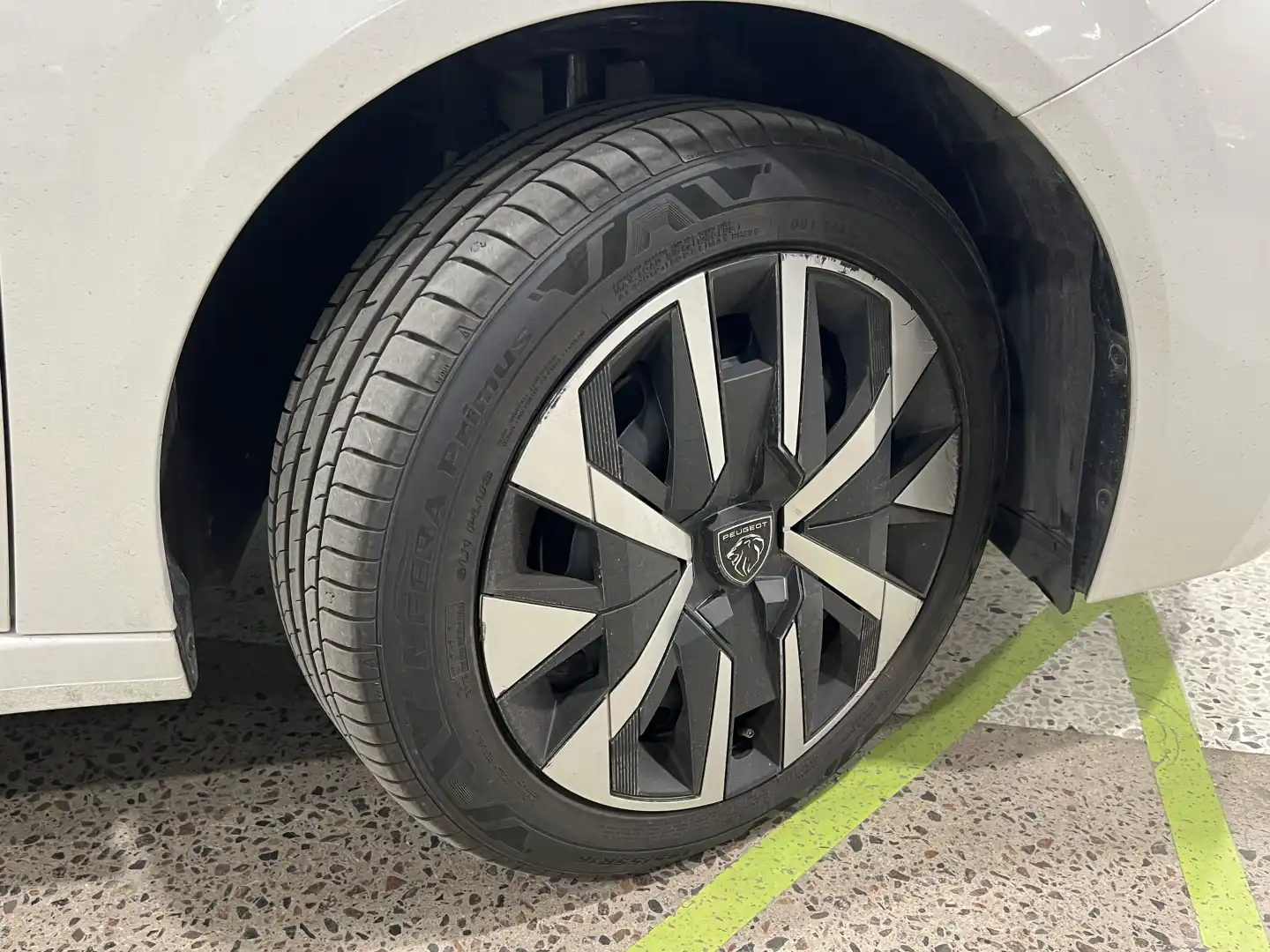car-image