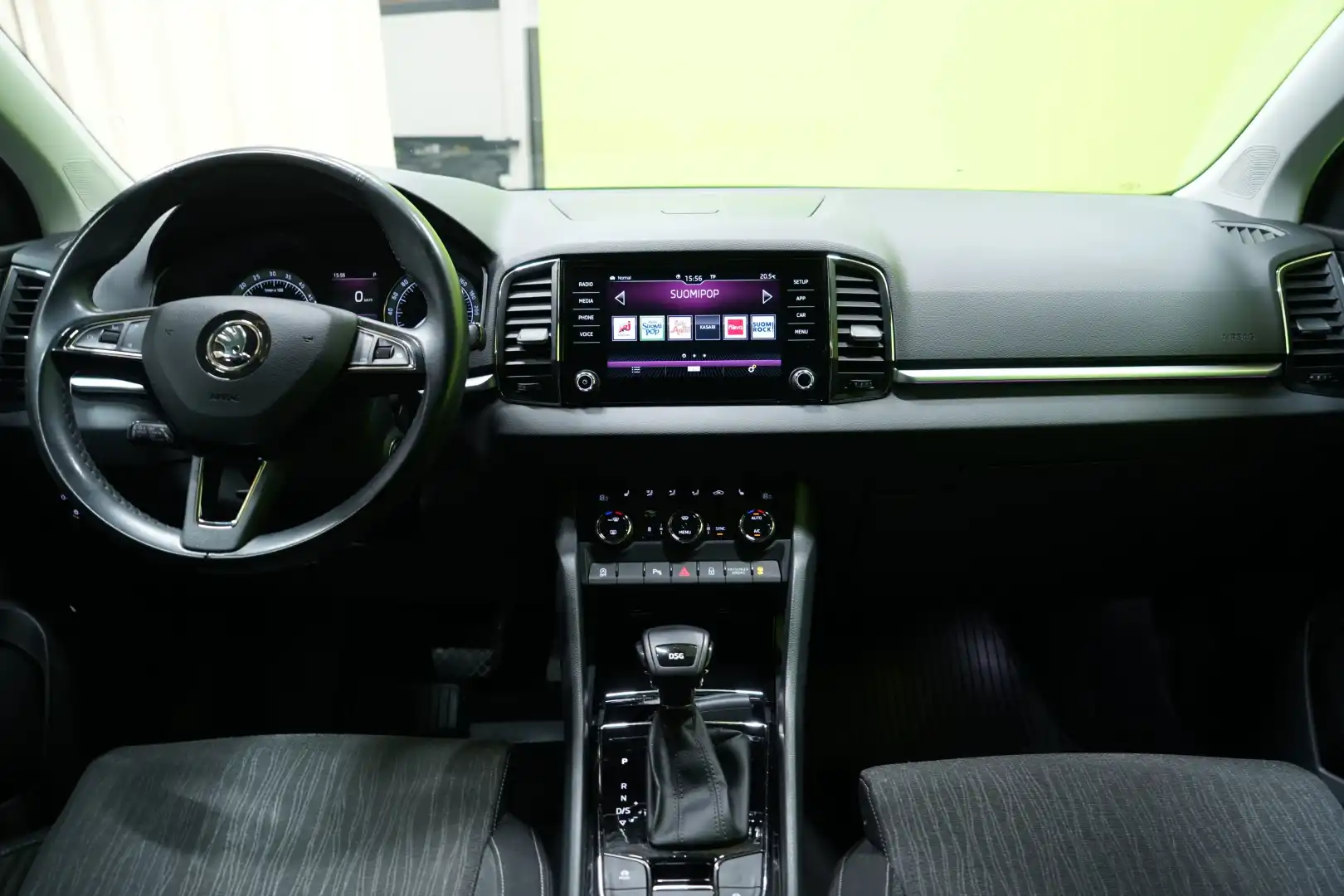 car-image