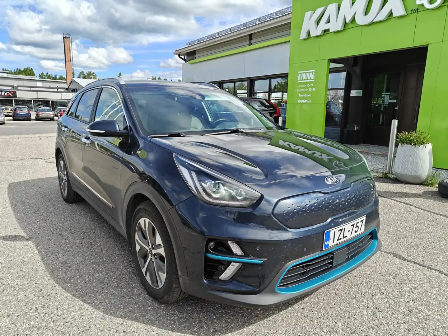 car-image