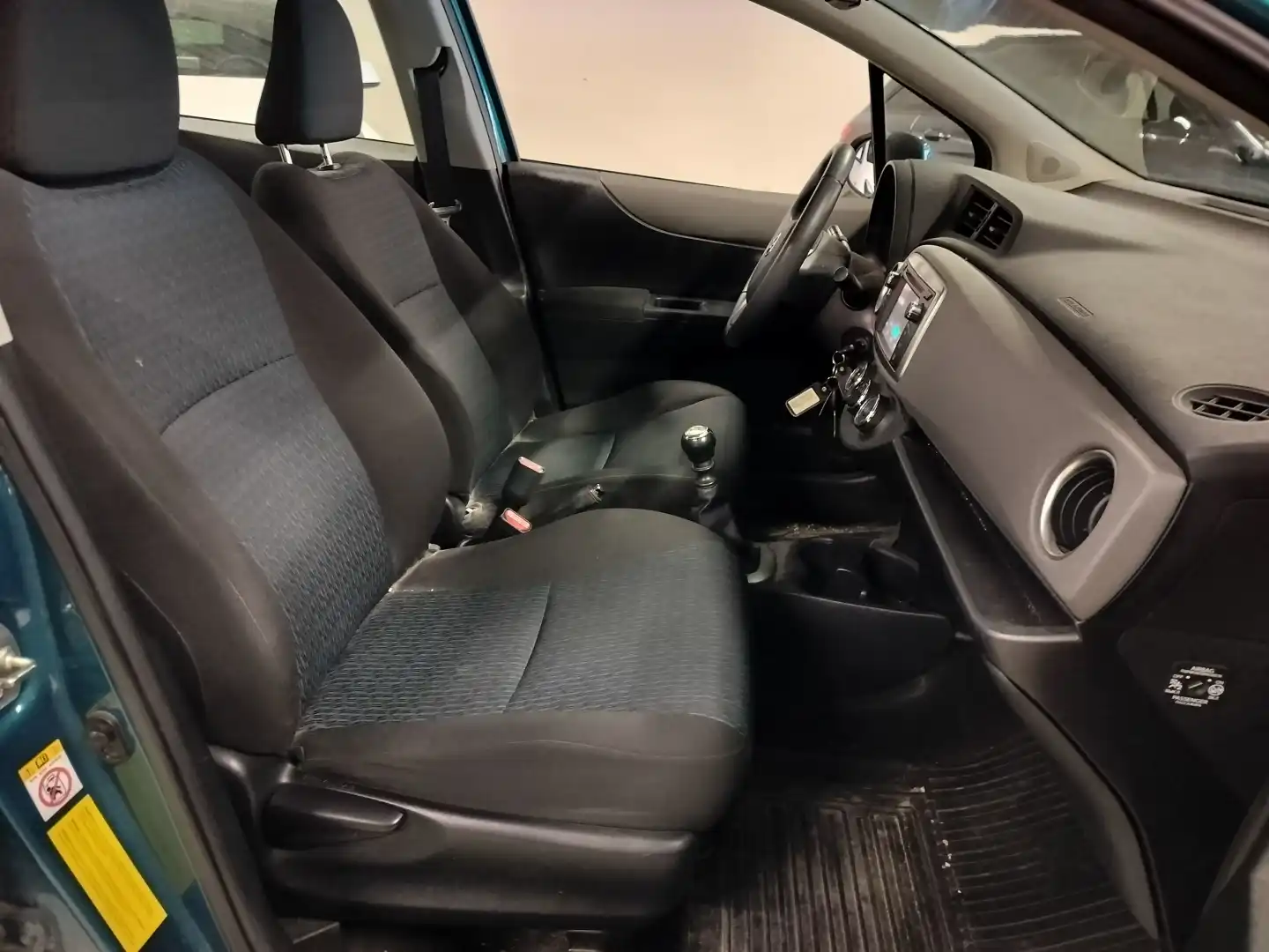 car-image