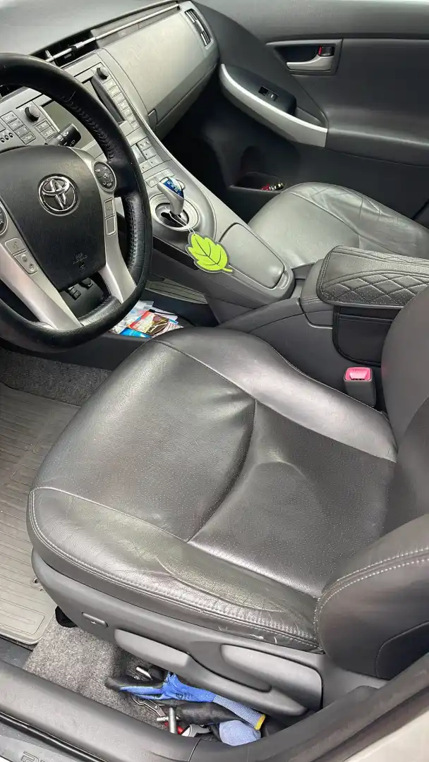 car-image