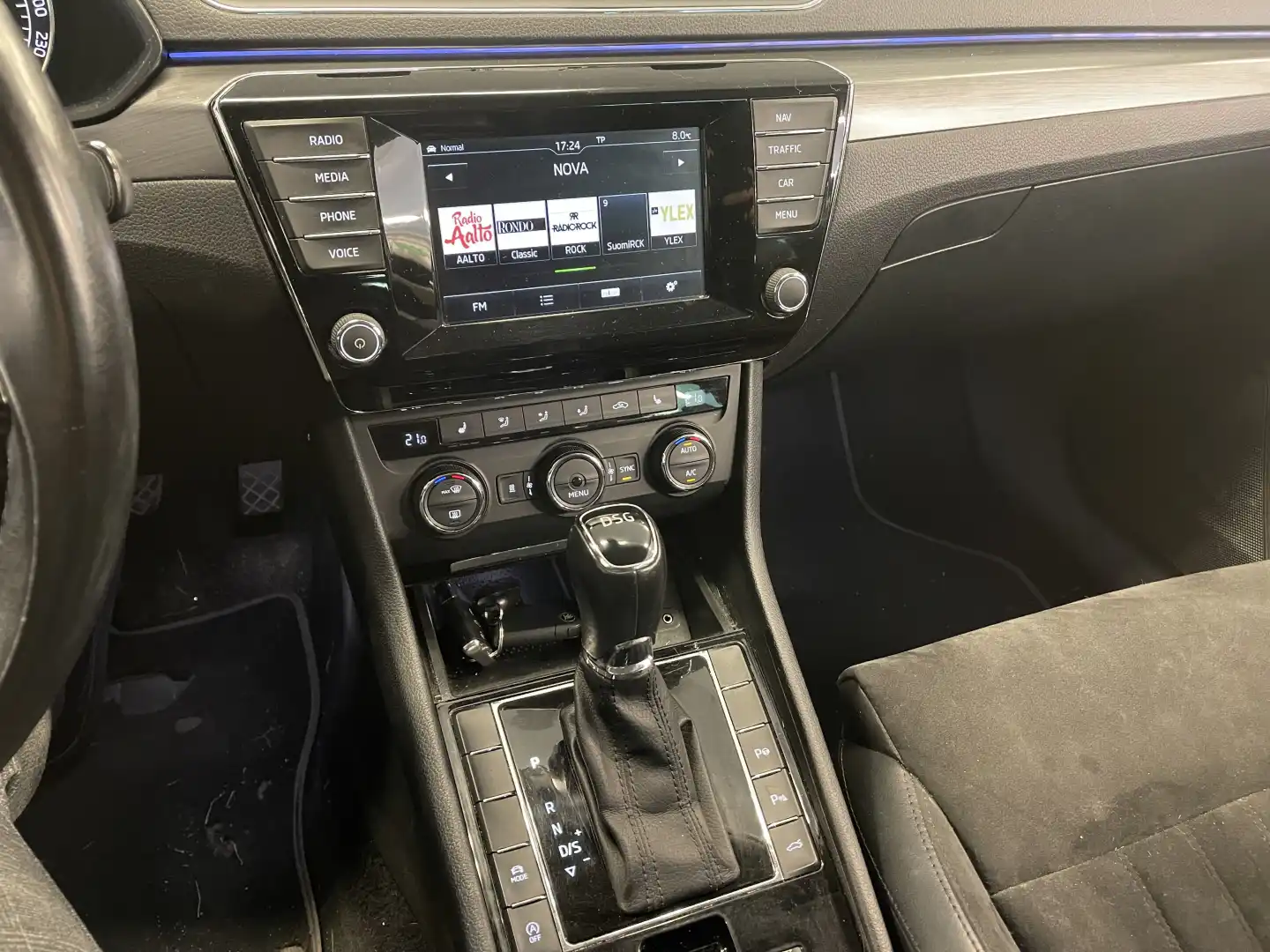 car-image