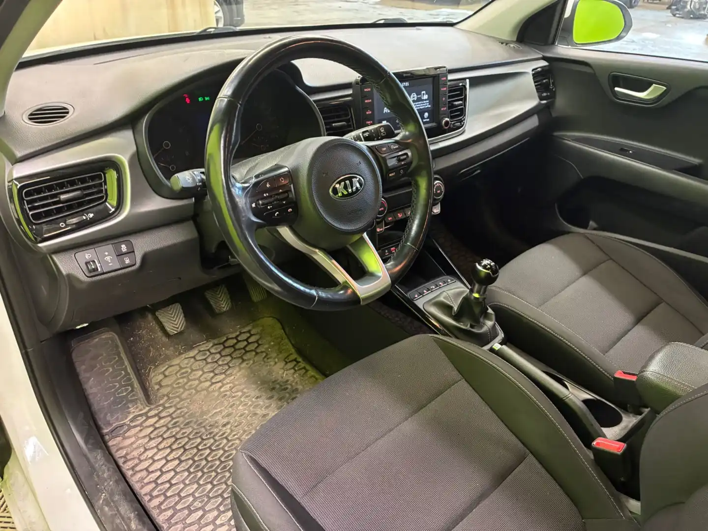 car-image