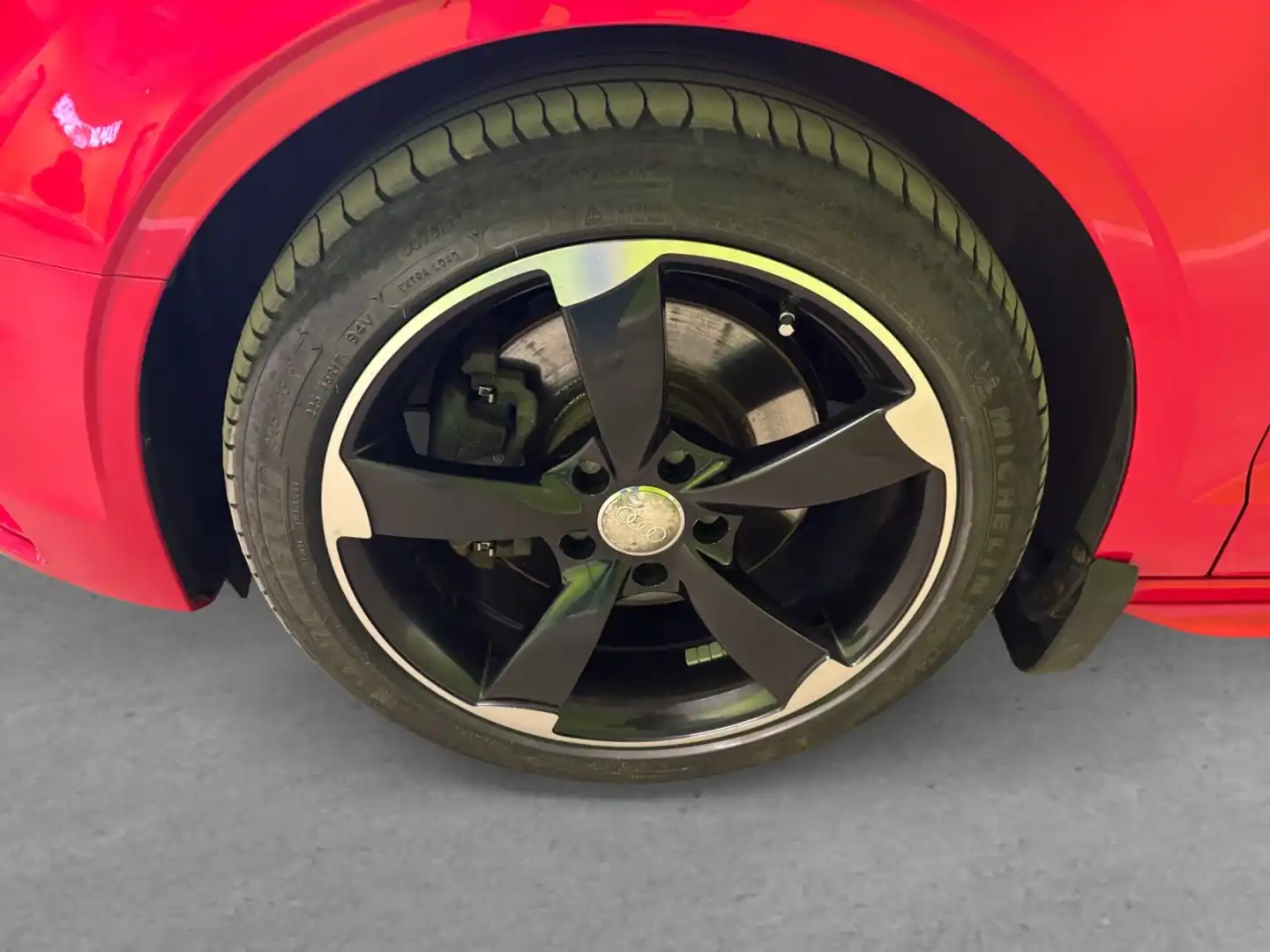car-image