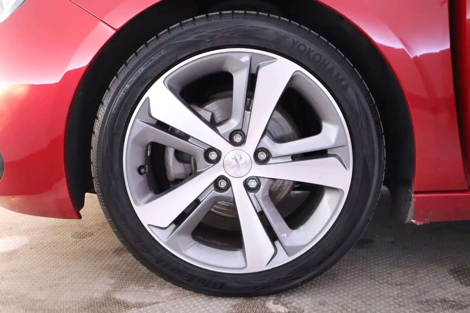 car-image
