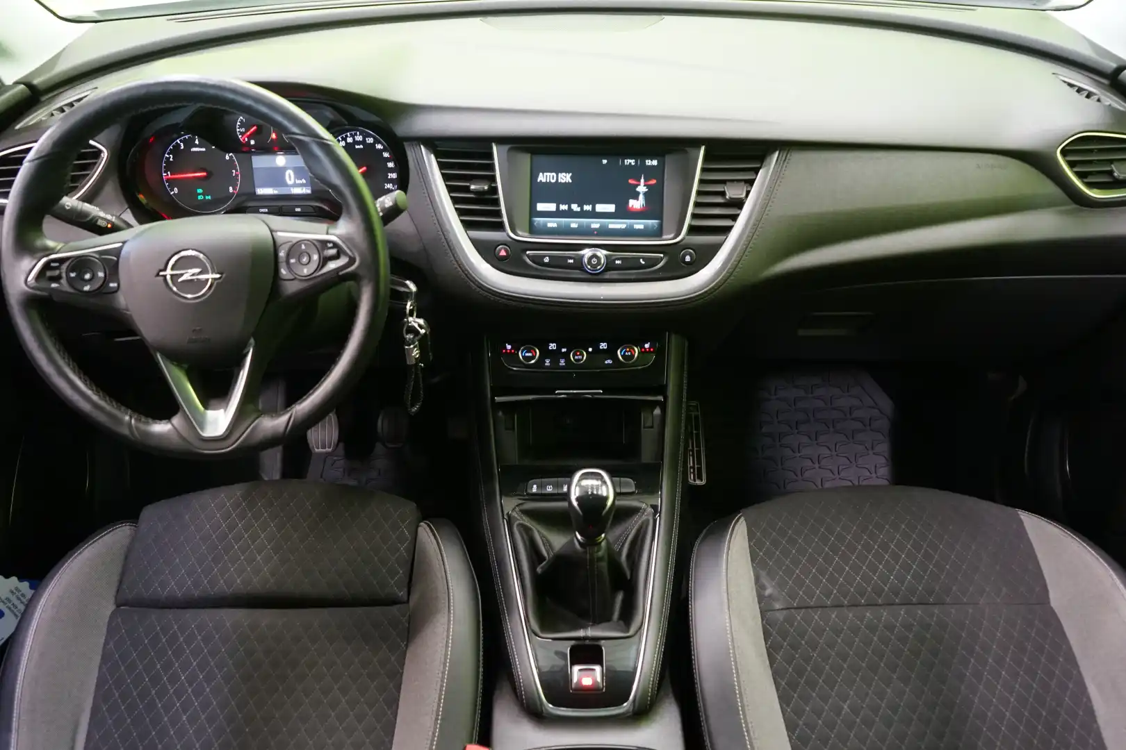 car-image
