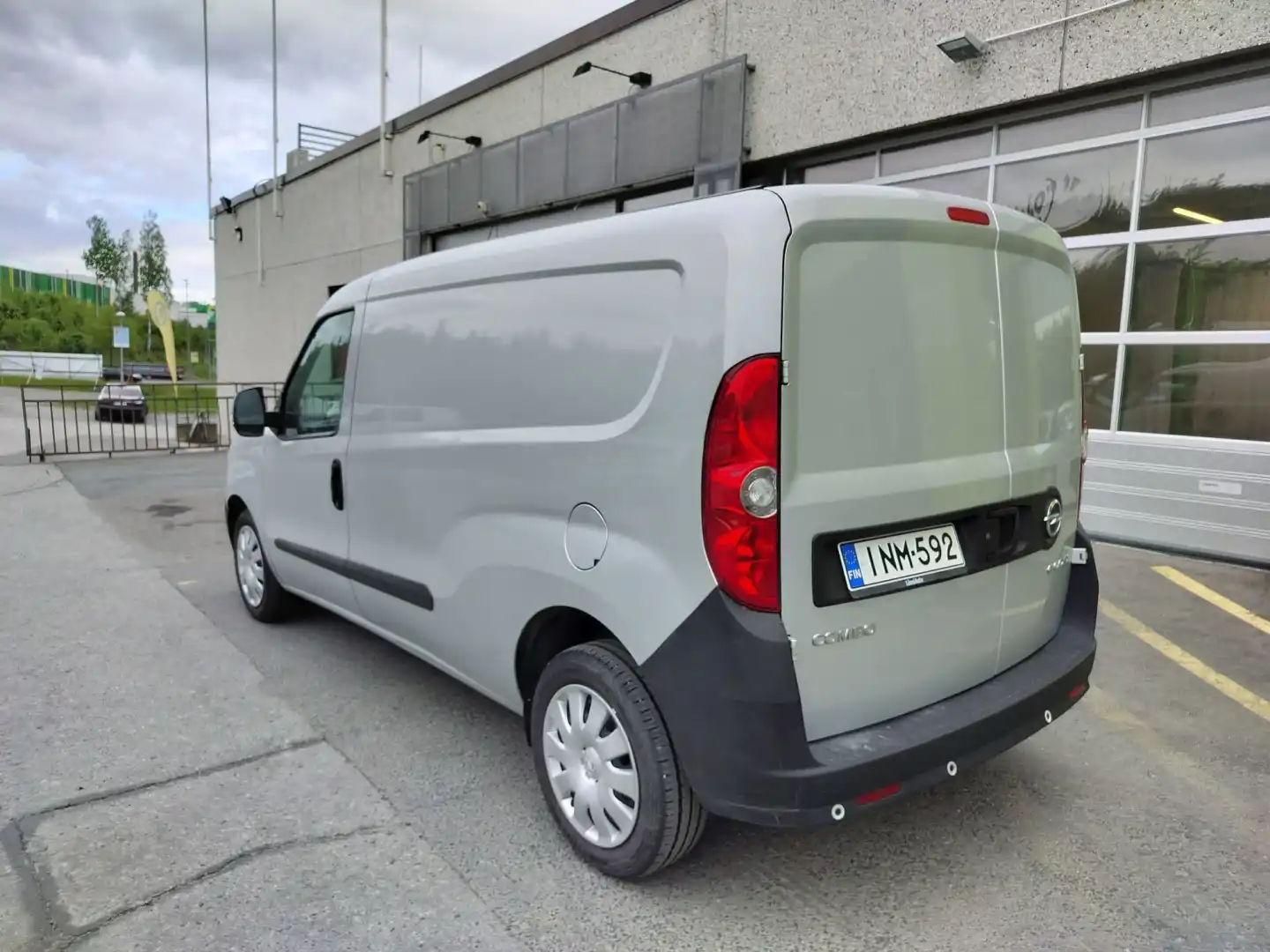 car-image