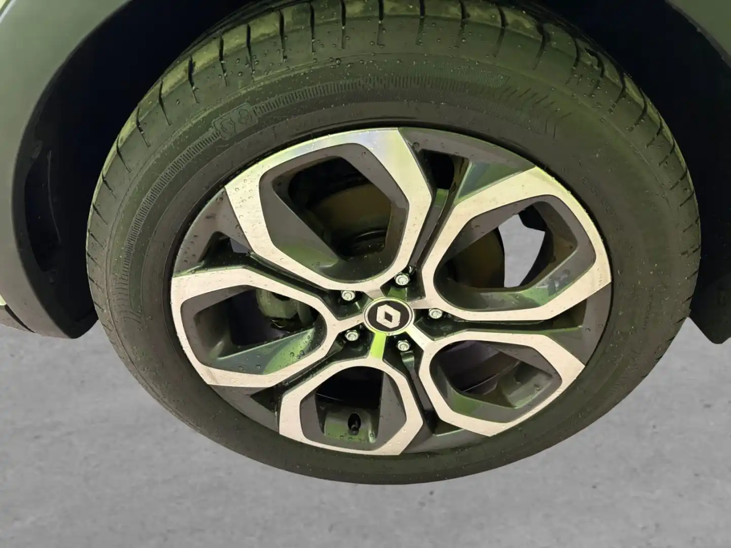 car-image