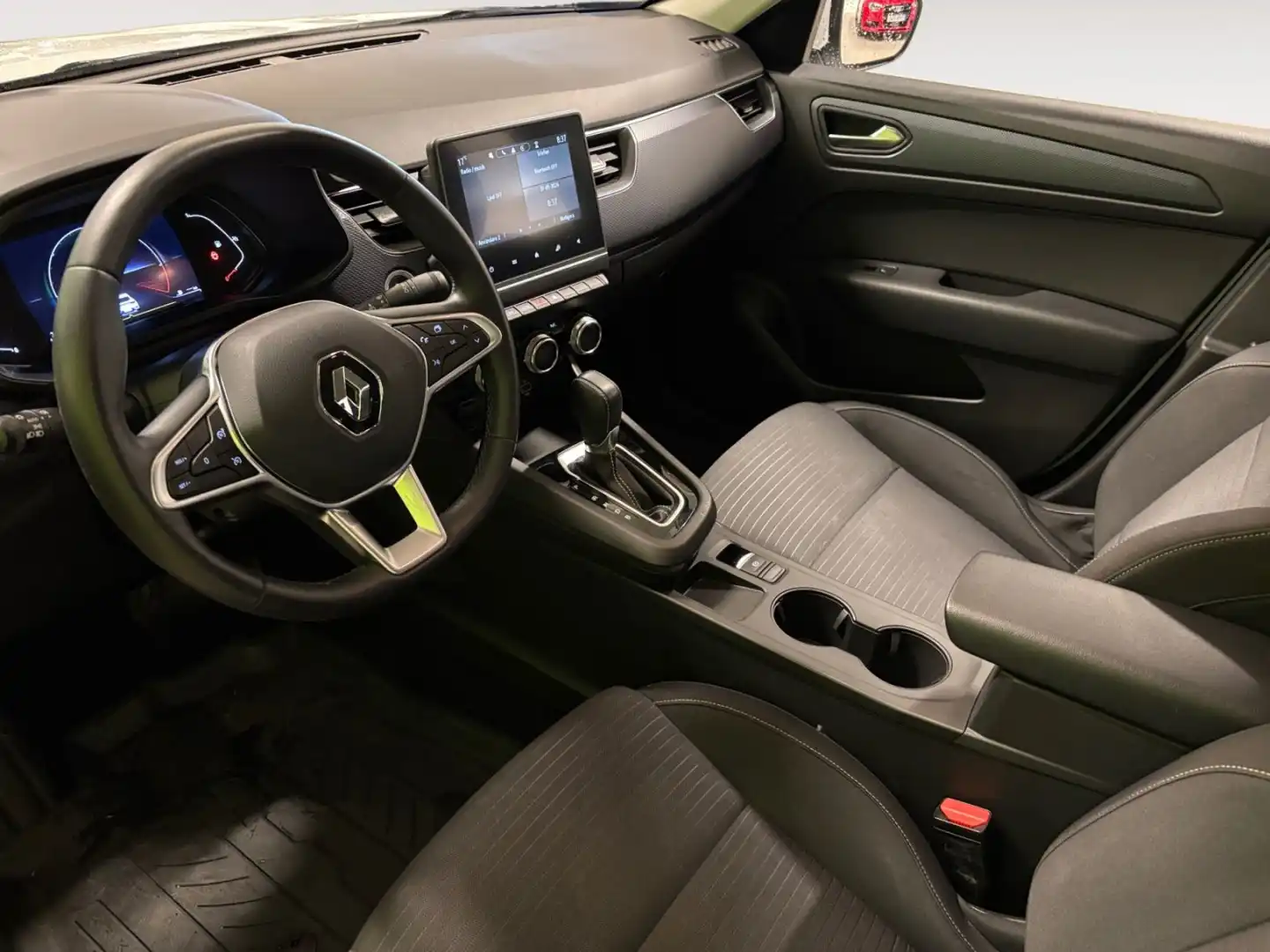 car-image