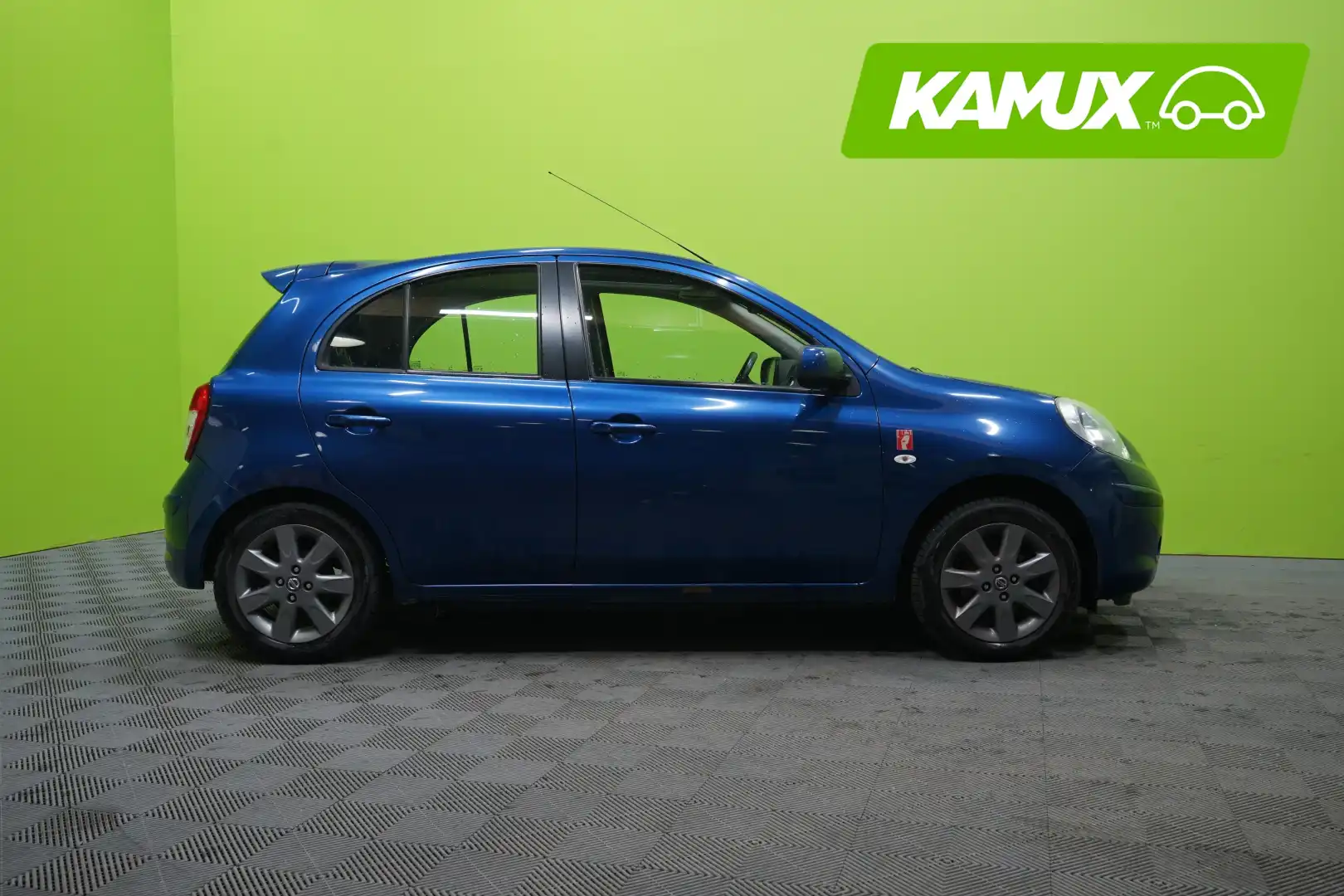 car-image