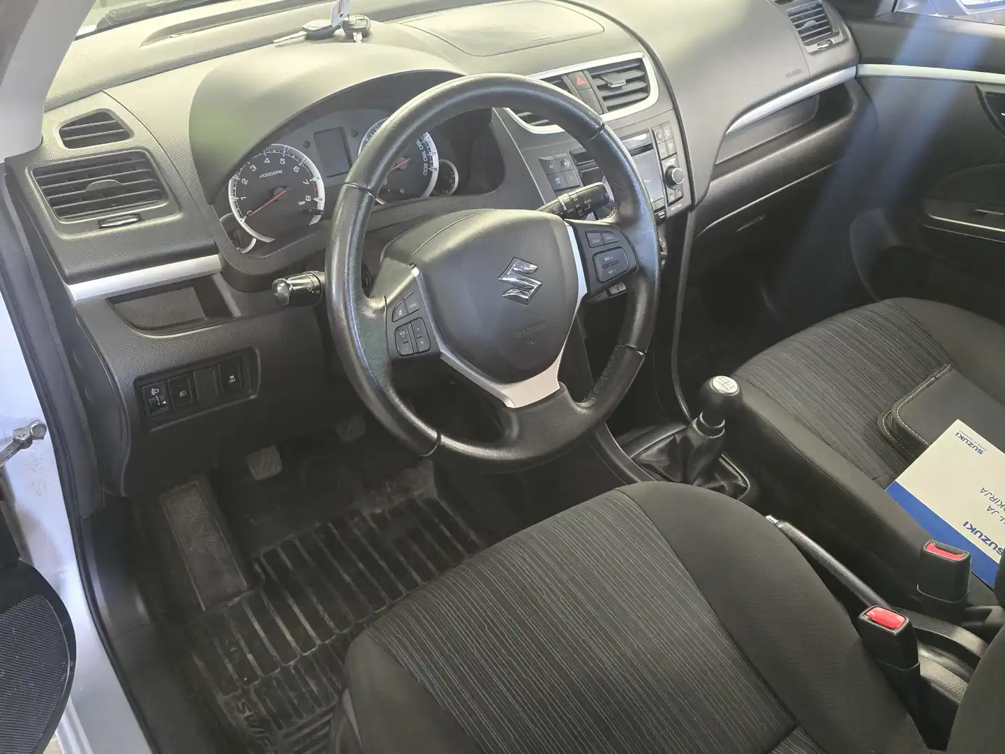 car-image